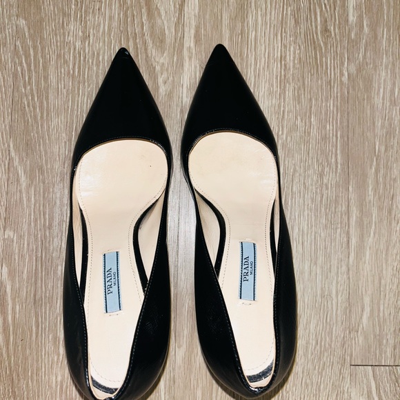 Authentic Prada heels no I don’t have the receipt/box there in good condition - Picture 7 of 7